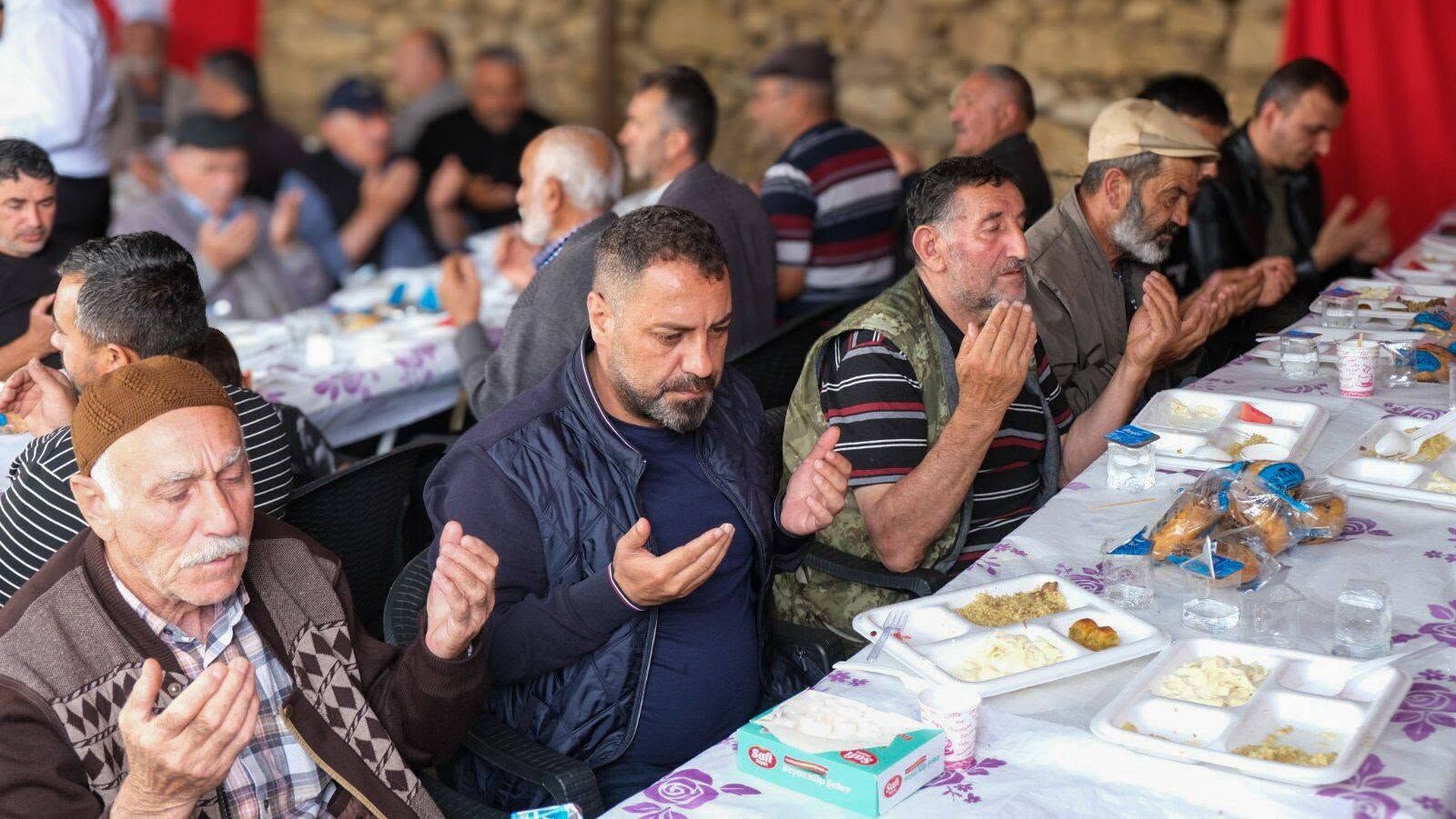 Sorgun'da Şehit Mehmet Meral İçin Hayır Yemeği Düzenlendi