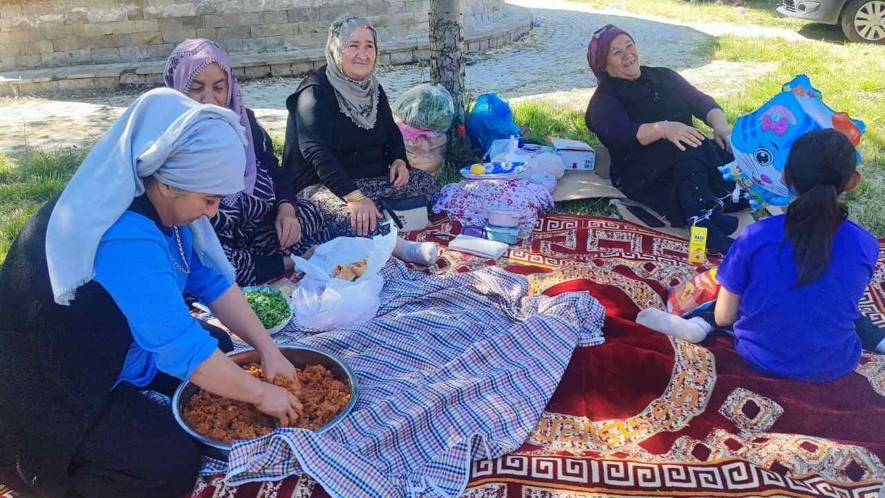 Yenifakılı Semalarında Görsel Şölen! Uçurtma Şenliği Yoğun İlgi Gördü (1)