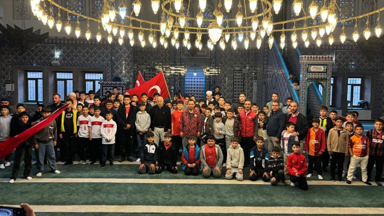 Yozgat, Akdağmadeni'nde Milli Maç Heyecanı Sabah Namazı Ile Birleşti (3)