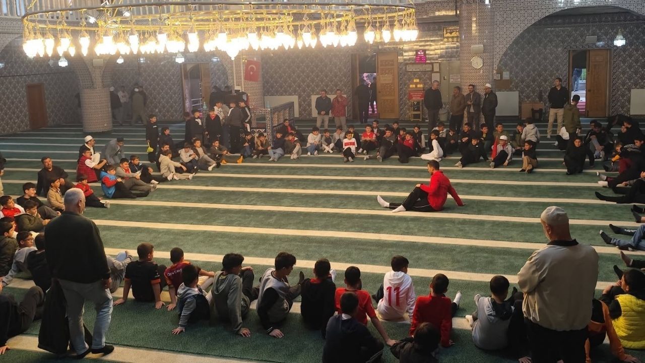 Yozgat, Akdağmadeni'nde Milli Maç Heyecanı Sabah Namazı Ile Birleşti (4)