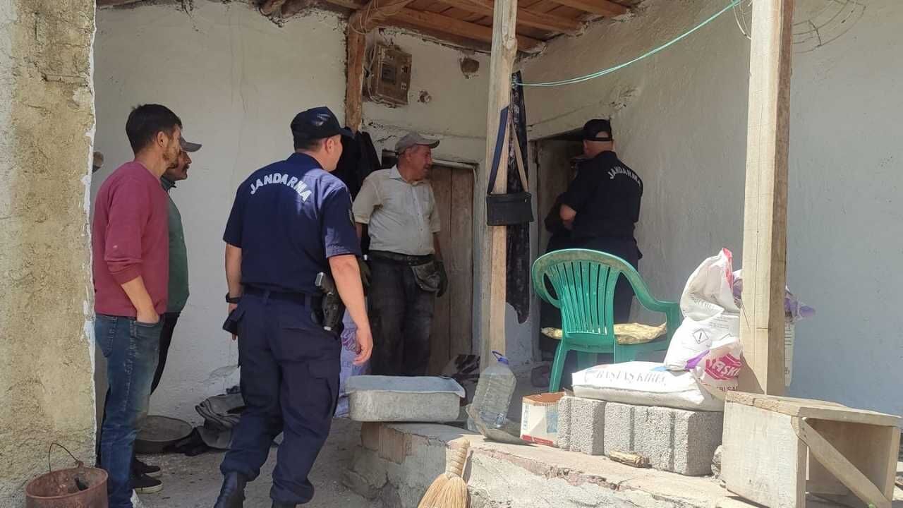 Yozgat Jandarmasından Vefa Yağmuru! 83 Yaşındaki Çınarın Yanında Oldular (3)