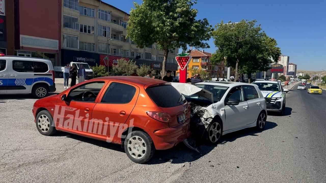 Yozgat Ölüm Kavşağında Can Pazarı Trafik Bir Anda Karıştı