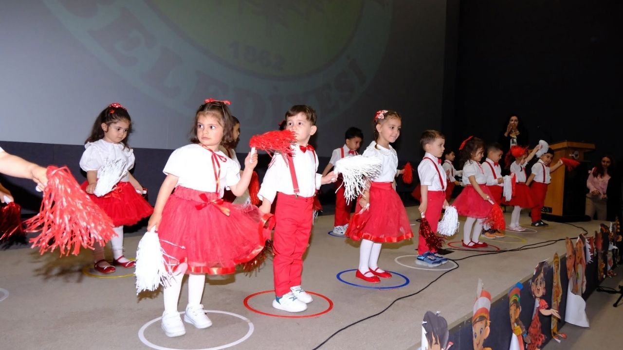 Yozgat'ın Akdağmadeni İlçesinde Bizim Ev Kreş Mezuniyet Töreni Düzenlendi (2)