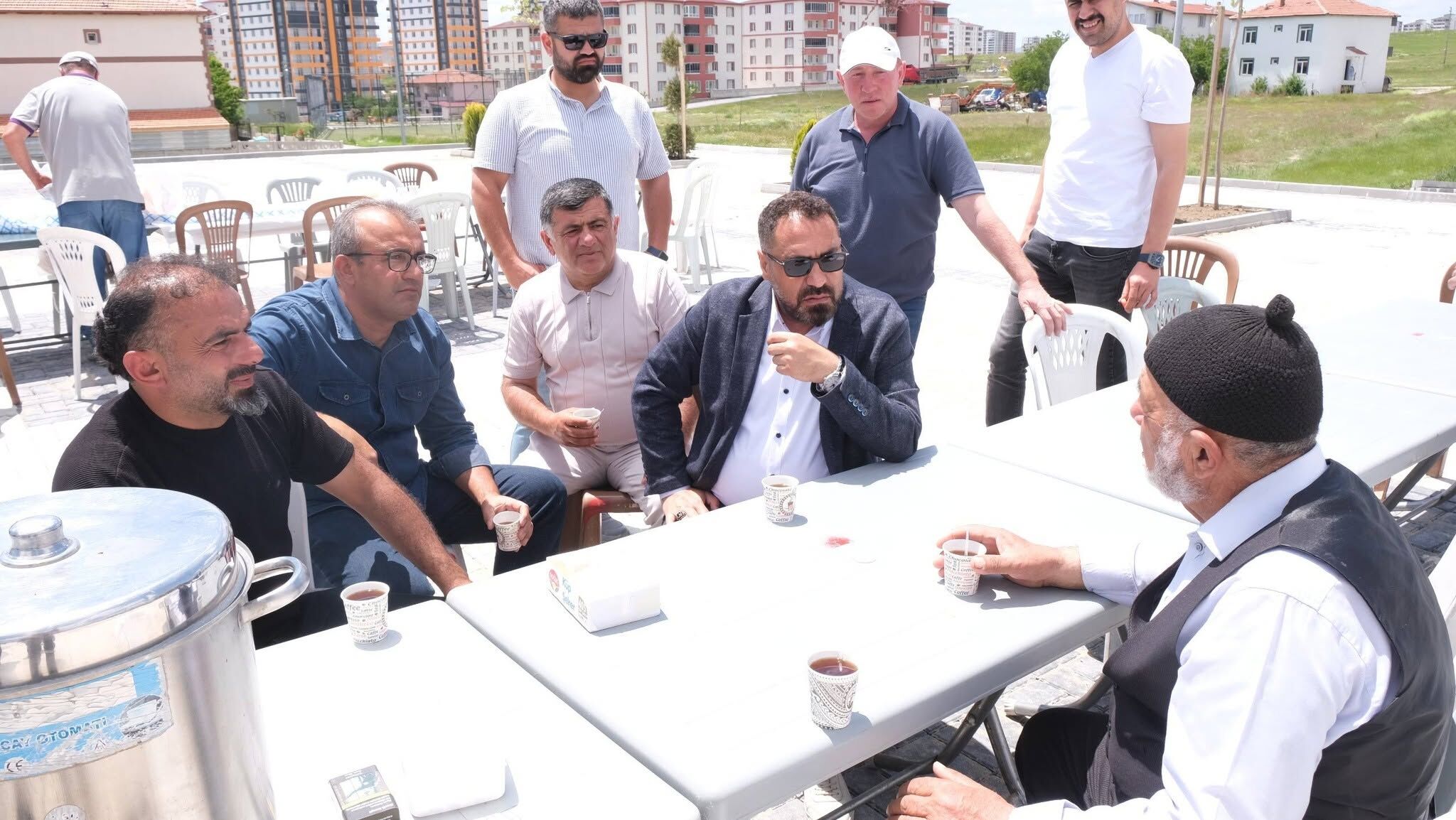 Yozgat'ın En Çok Konuşulan Başkanı, Sahadan Ayrılmıyor