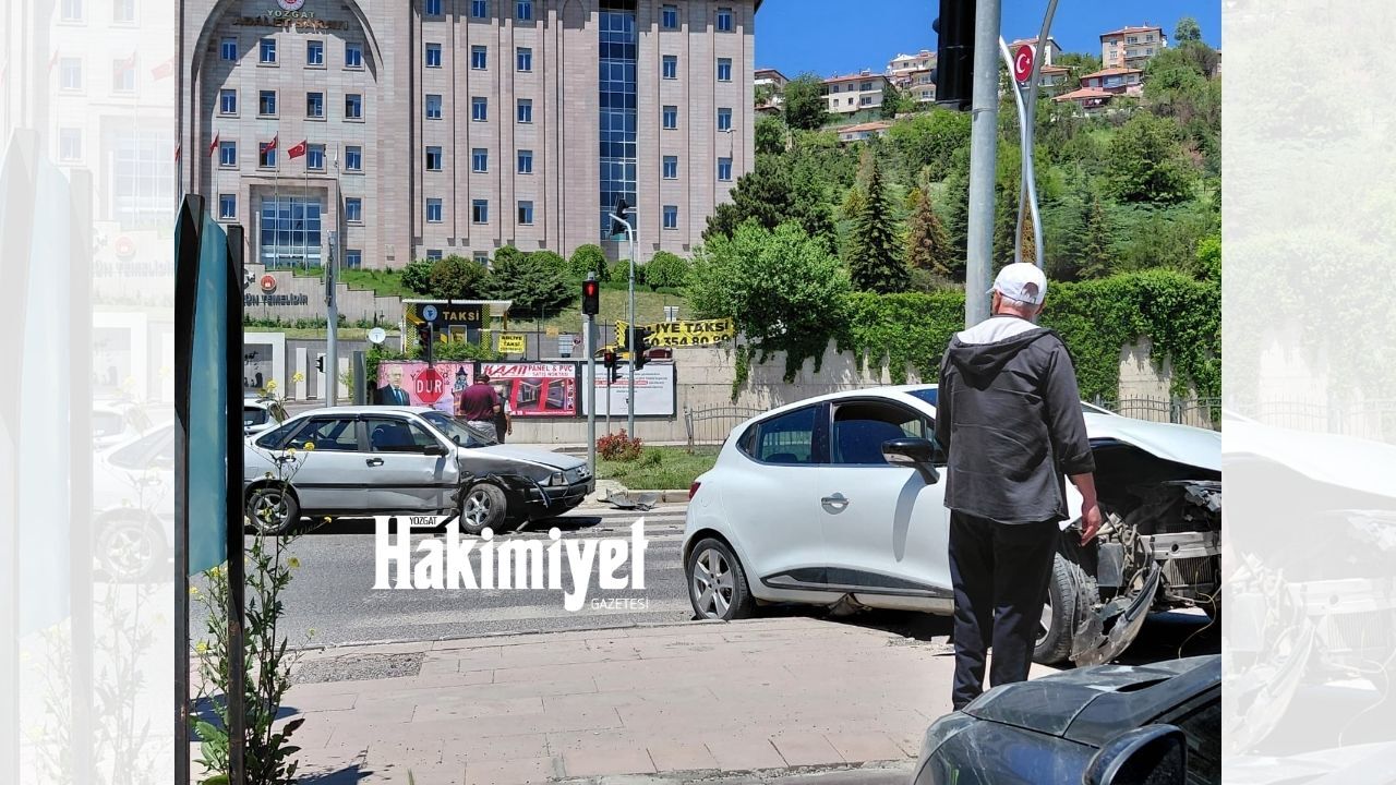 Yozgat'ın Ölüm Kavşağında Feci Kaza! (1)