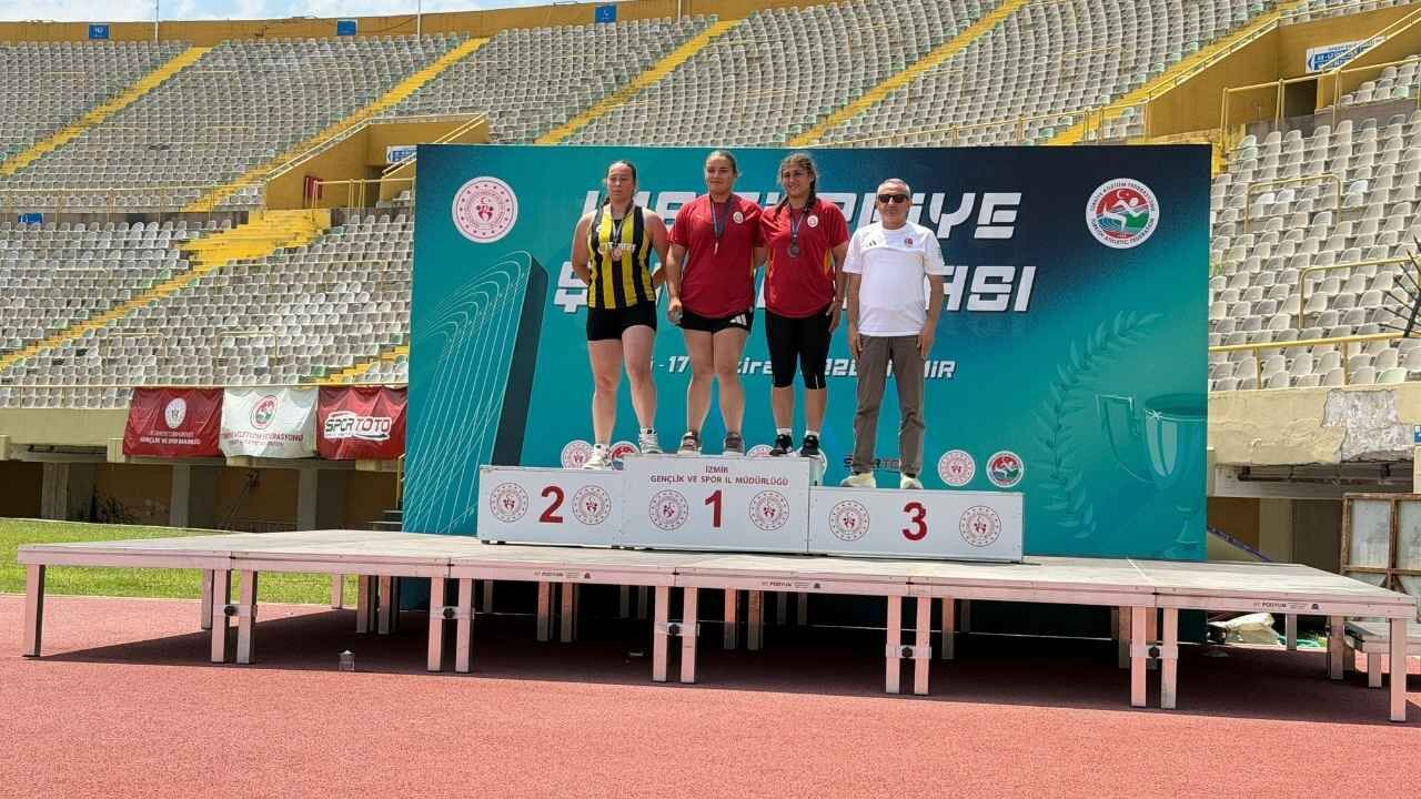 Yozgatlı Emine Nur Bektaş’tan Çifte Madalya! Avrupa Şampiyonası Yolunu Açtı