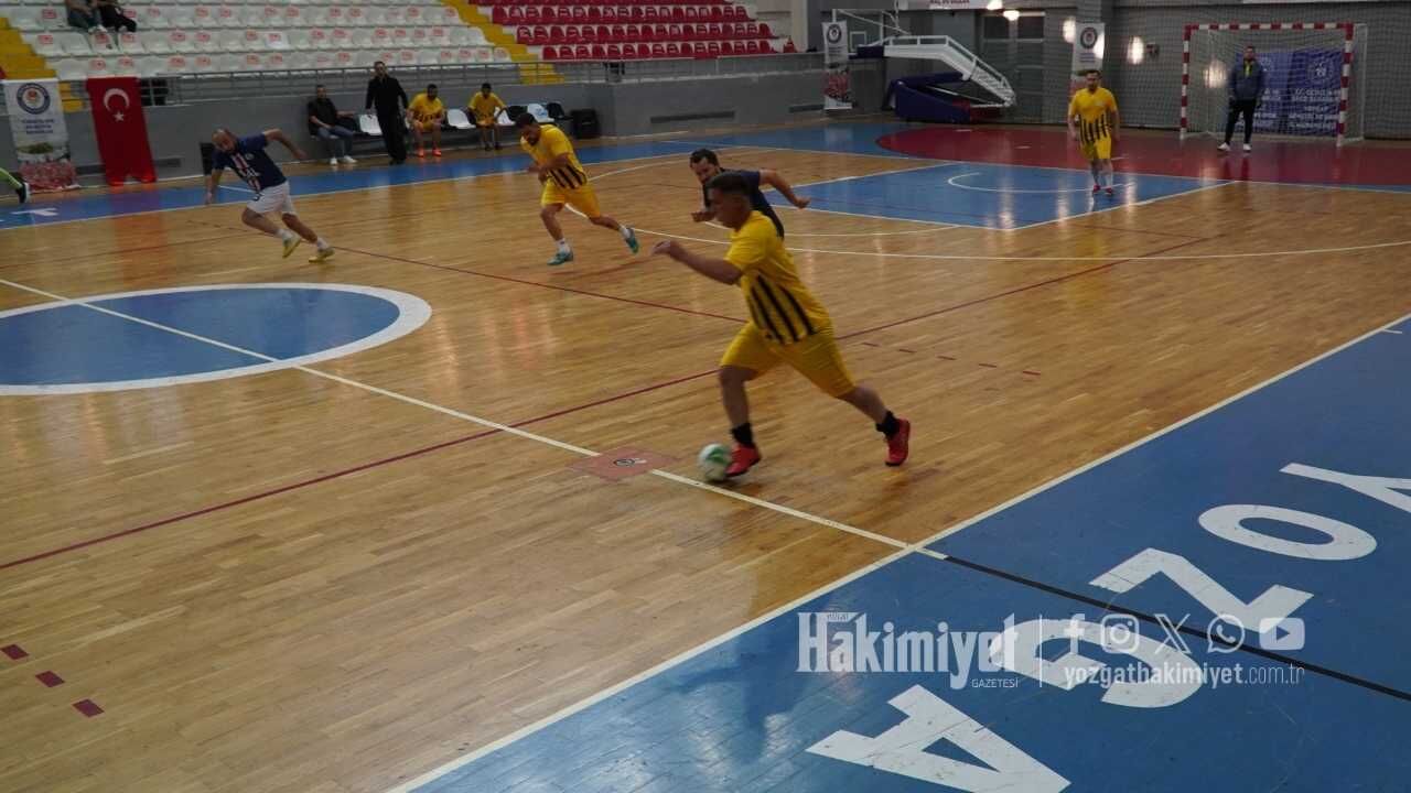 Yozgat'ta 6. Geleneksel Futsal Turnuvası Heyecanı Sona Erdi (4)