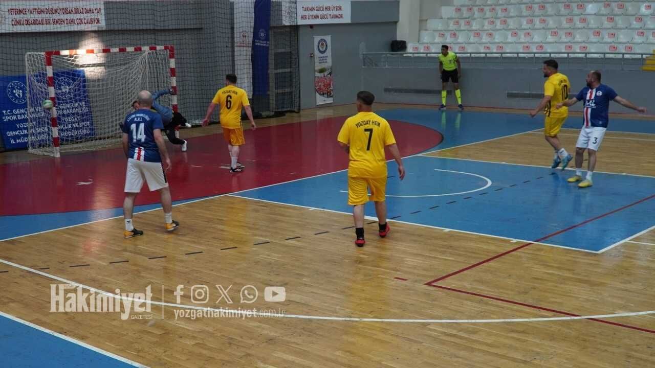 Yozgat'ta 6. Geleneksel Futsal Turnuvası Heyecanı Sona Erdi (6)