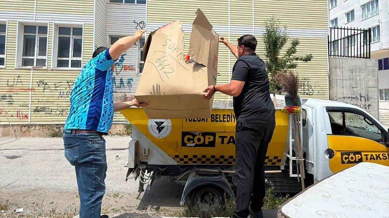 Yozgat'ta Belediye Bakım, Onarım Ve Temizlik Çalışmalarını Aynı Anda Yürütüyor (4)