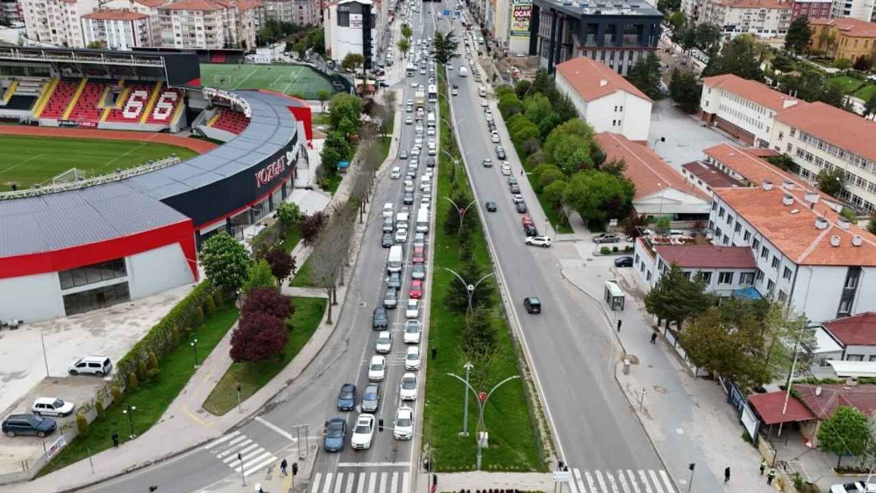 Yozgat'ta E88 Yolu Şehrin Yanı Sıra Esnafı Da İkiye Böldü (2)
