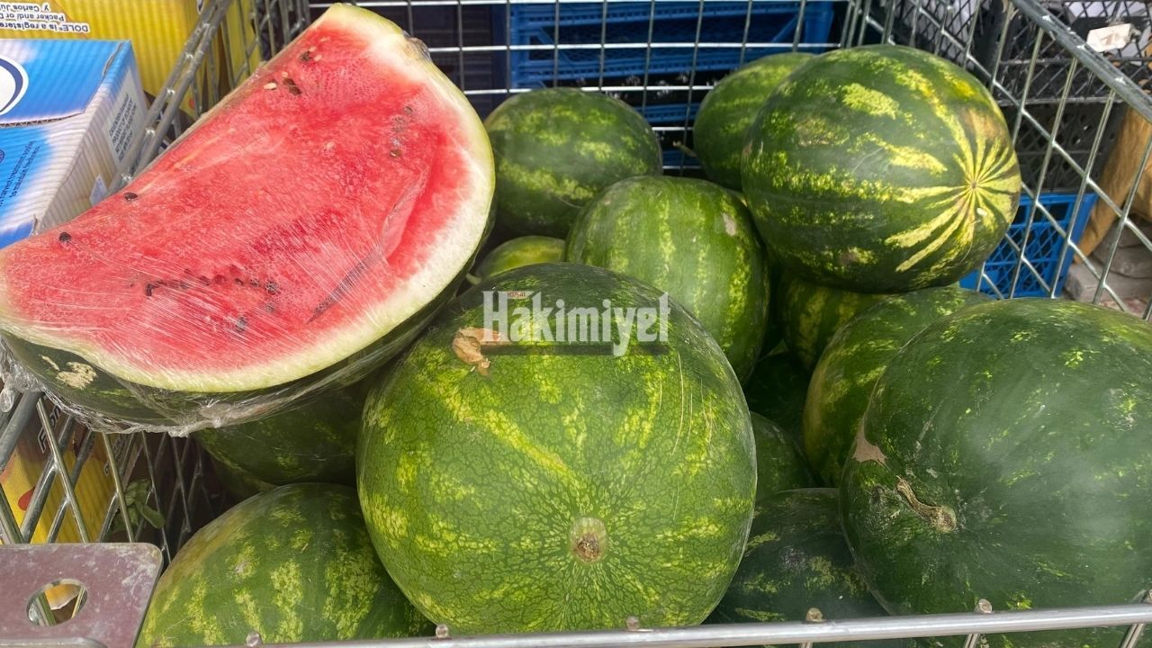 Yozgat'ta Ekonomik Durum Dilimlenmiş Karpuzla Gözler Önüne Serildi (1)