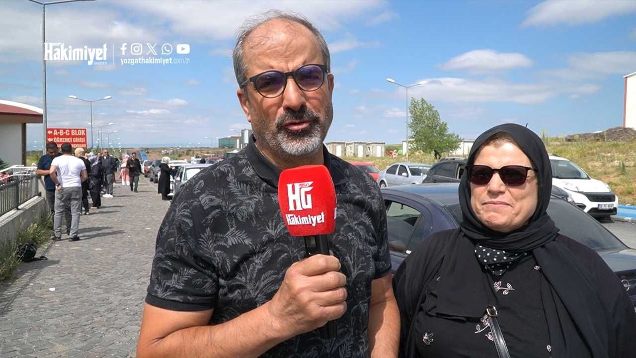 Yozgat’ta Gelecekleri İçin Tek Döktüler, Veliler Kapıda Dua Etti (7)