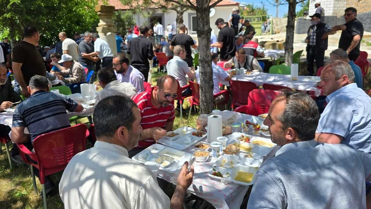Yozgat'ta Gelenek Haline Gelen Etkinlik 300'Den Fazla Kişi Aynı Sofrada Buluştu! (1)