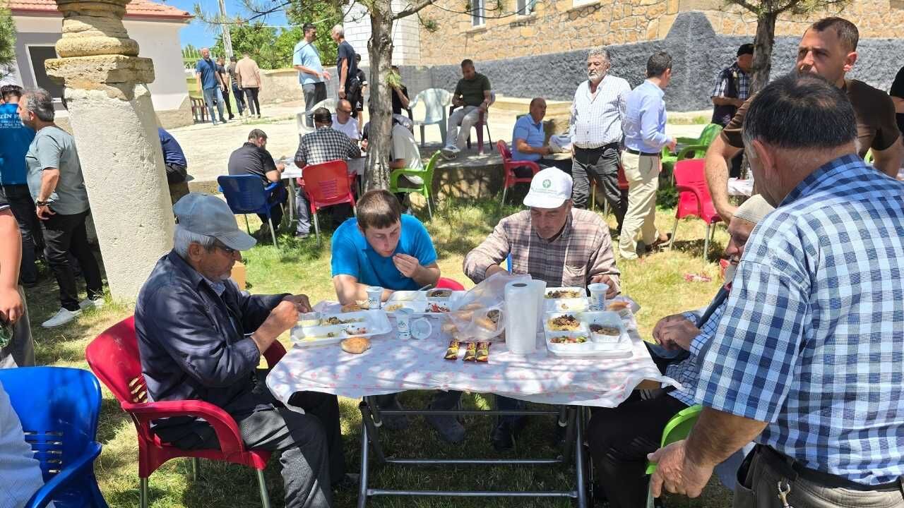 Yozgat'ta Gelenek Haline Gelen Etkinlik 300'Den Fazla Kişi Aynı Sofrada Buluştu! (3)