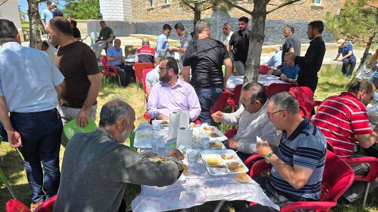 Yozgat'ta Gelenek Haline Gelen Etkinlik 300'Den Fazla Kişi Aynı Sofrada Buluştu! (4)