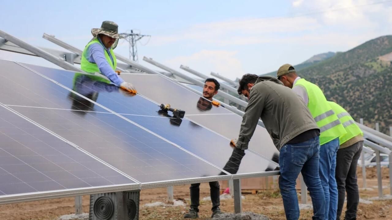 Yozgat'ta Güneş Enerjisi Santralinde Önemli Aşamaya Gelindi (3)