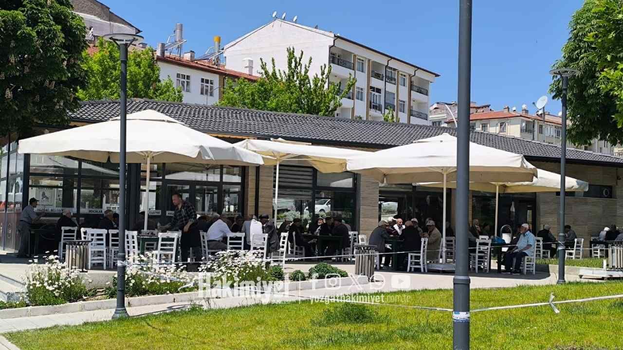 Yozgat’ta Hava Isındı Şehrin Nabzı Çay Bahçelerinde Attı (4)