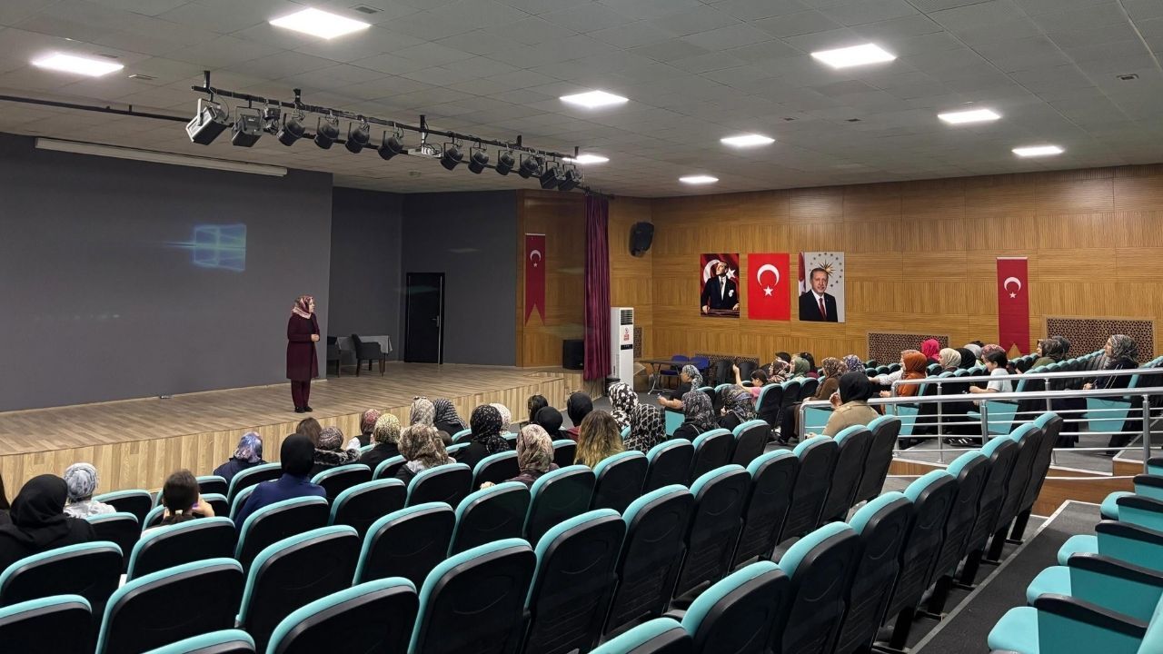 Yozgat'ta İşgücü Uyum Programı Katılımcılarına Kariyer Eğitimi Verildi