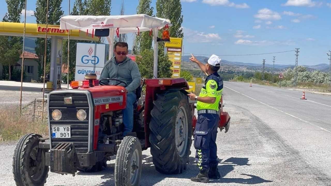 Yozgat’ta Jandarmadan Sürücülere Özel Eğitim Farkında Olmadan Hayatınızı Riski Atmayın! (3)