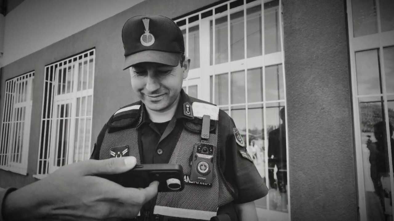 Yozgat’ta Jandarmaya Akılalmaz Sürpriz Ekran Başına Geçen Personel Gözyaşlarını Tutamadı! (1)