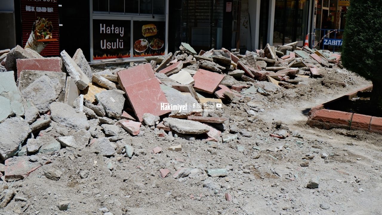Yozgat'ta Kaldırım Değiştirme Çalışmaları Hız Kesmeden Devam Ediyor (4)