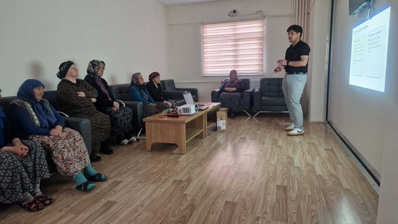 Yozgat’ta Kuşaklar Buluştu! Üniversiteli Genç Anlattı Huzurevi Sakinleri Dinledi (2)