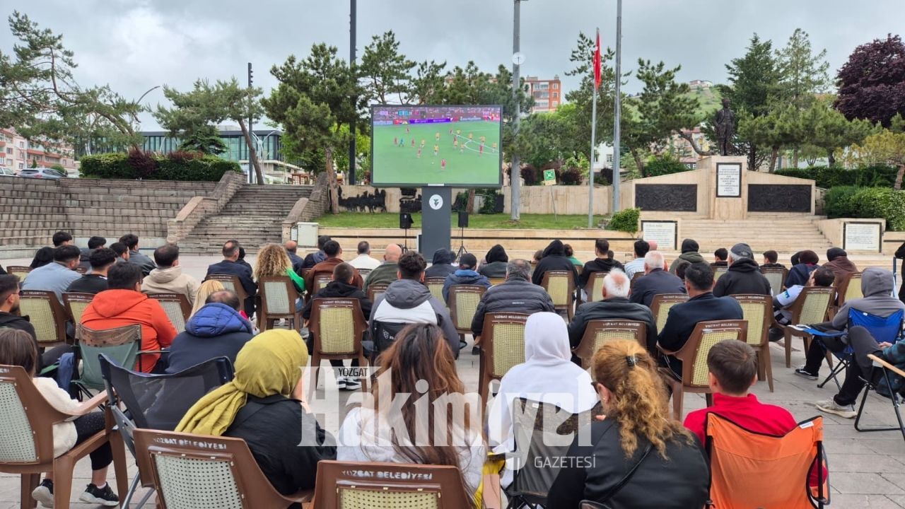 Yozgat'ta Milliler İçin Meydan Doldu!