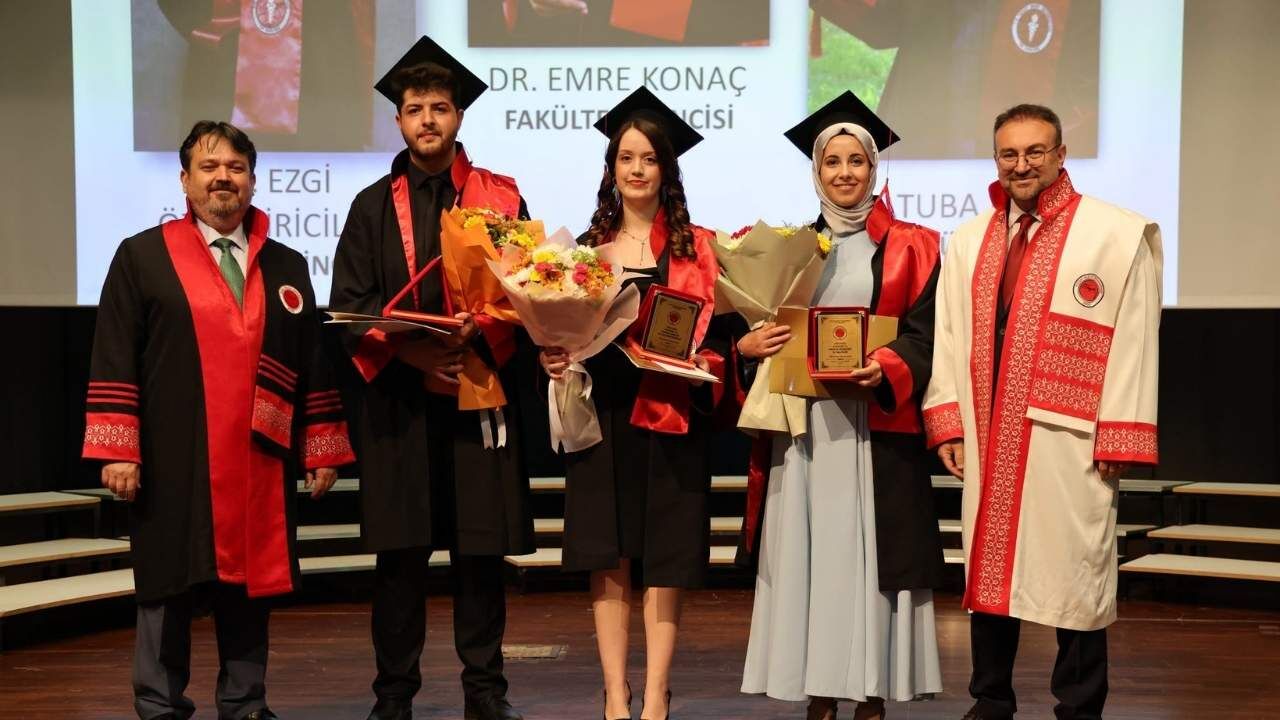 Yozgat’ta Sağlık Ordusuna Yeni Doktorlar Katıldı! Hekimlik Yemini Ettiler (1)