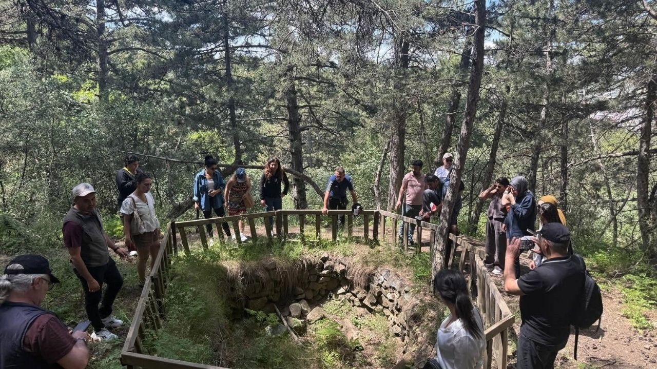 Yozgat'ta Tübi̇tak 4005 Projesi Kapsamında Öğretmenlere Tarih Ve Kültür Turu