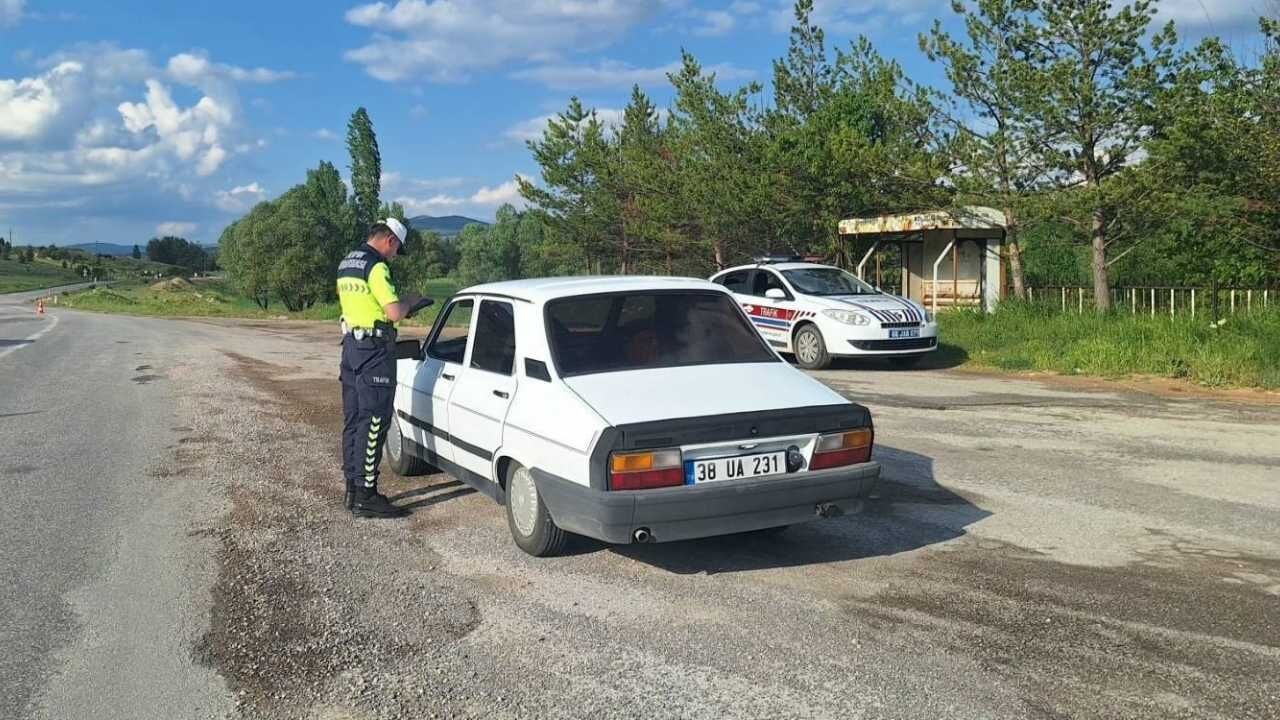 Yozgat'ta Yol Kontrolünde Şoke Eden Rakam Alkollü Ve Ehliyetsiz Sürücüye Ceza Yağdı (1)