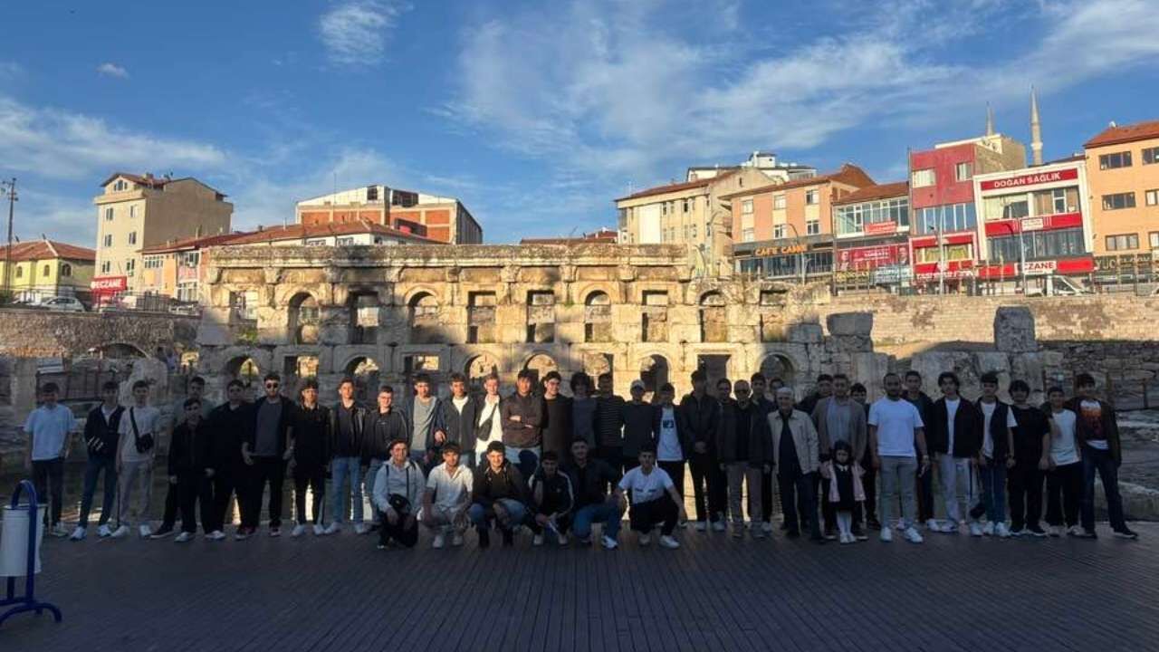 Yozgat’tan Bir Grup Genç Daha Ecdat Topraklarına Uğurlandı (2)