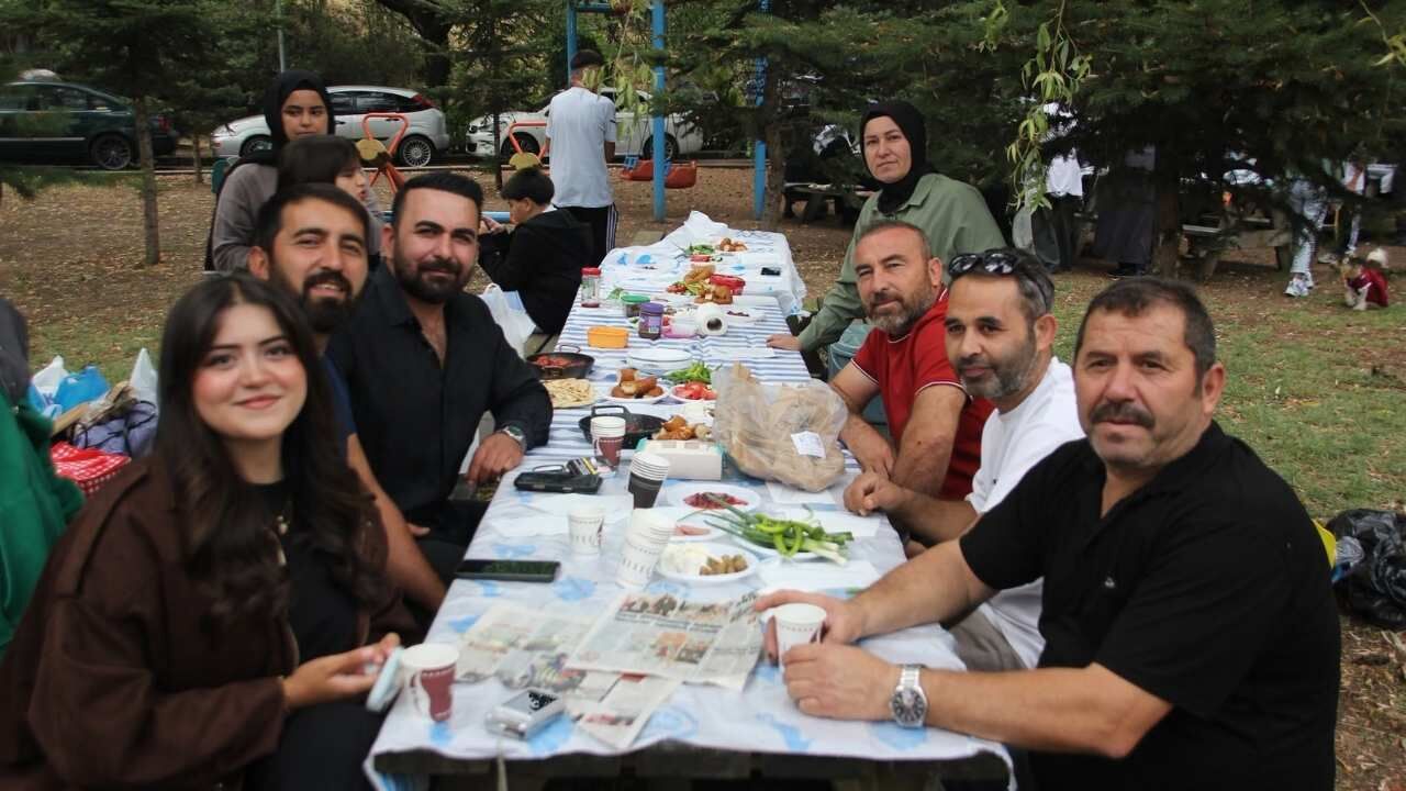 Ankara'da Yozgatlılar İçin Büyük Piknik Şöleni Düzenlendi (1)