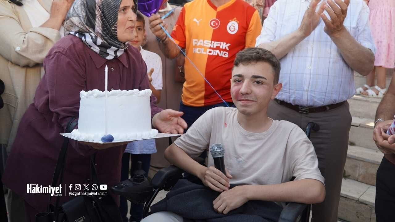 Annesinin Sırtında Taşıdığı Gençten Yozgat’a Yürek Yakan Çağrı Benim De Ellerimden Tutun (4)