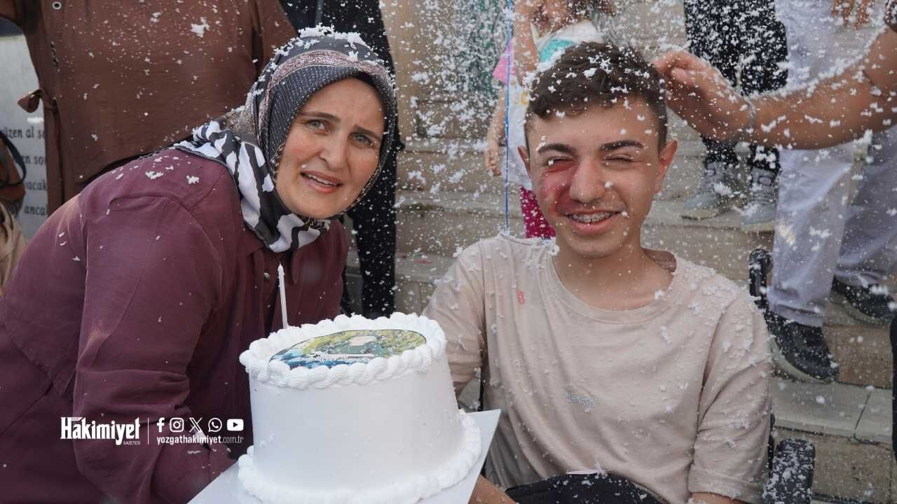 Annesinin Sırtında Taşıdığı Gençten Yozgat’a Yürek Yakan Çağrı Benim De Ellerimden Tutun (5)