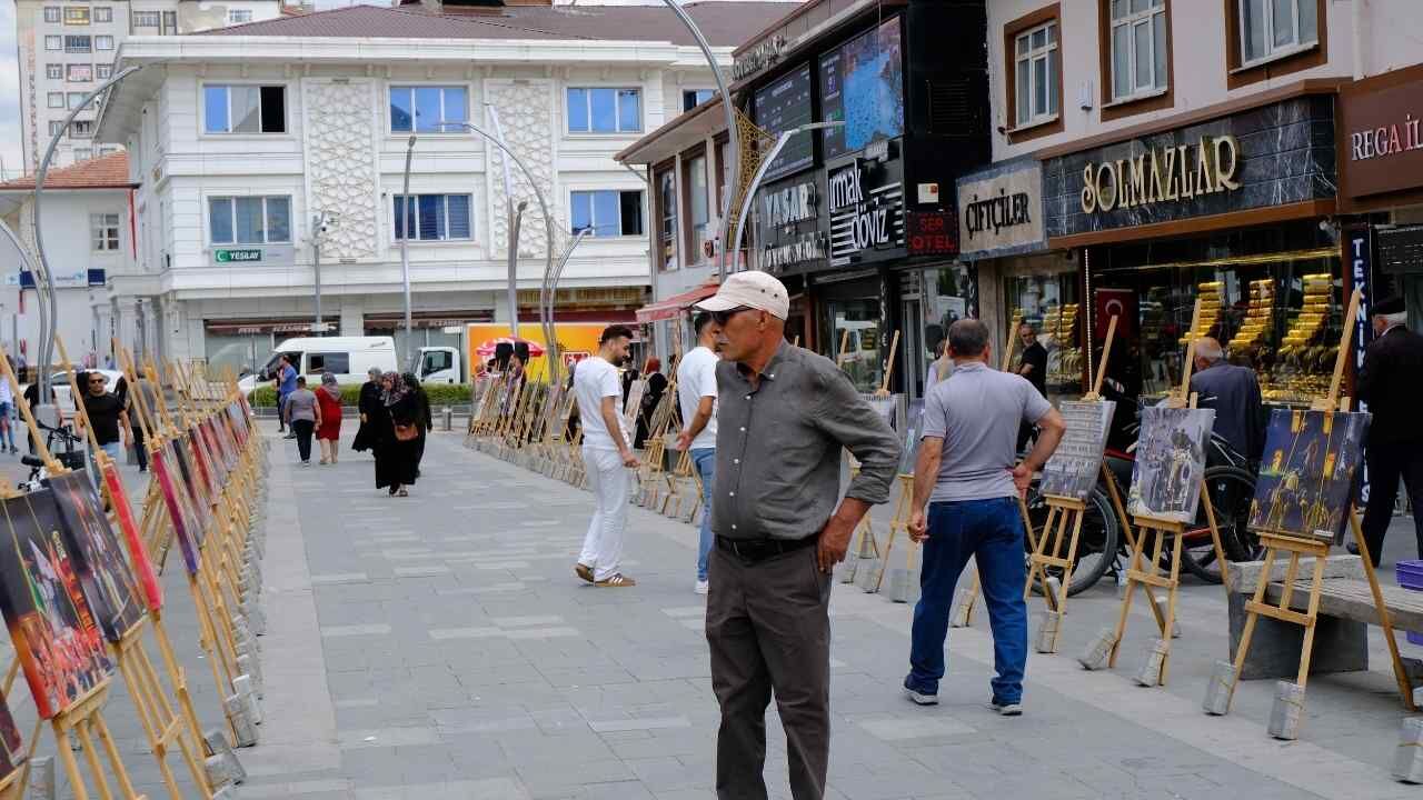 Bu Kare Önünde Uzun Süre Duruldu! 15 Temmuz'un Hafızası Bu Fotoğrafta Canlandı (3)