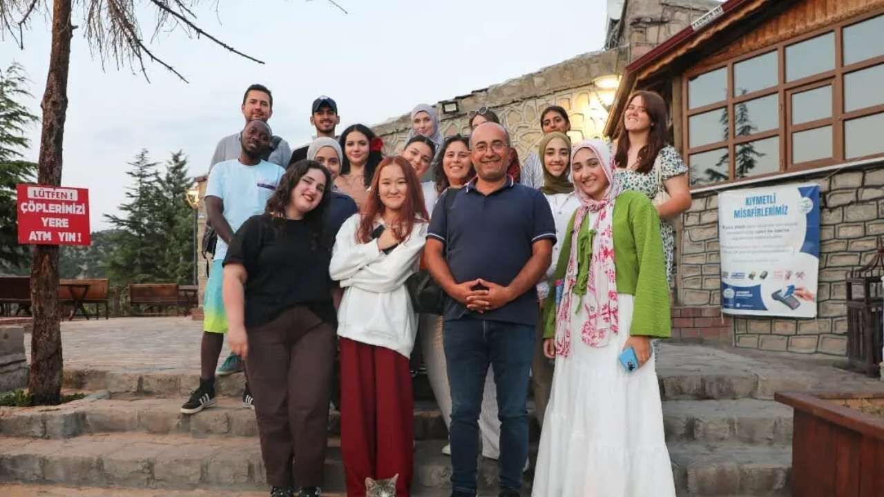 Değişik Ülkelerden Geldiler, Çekerek Karşısında Büyülendiler (1)
