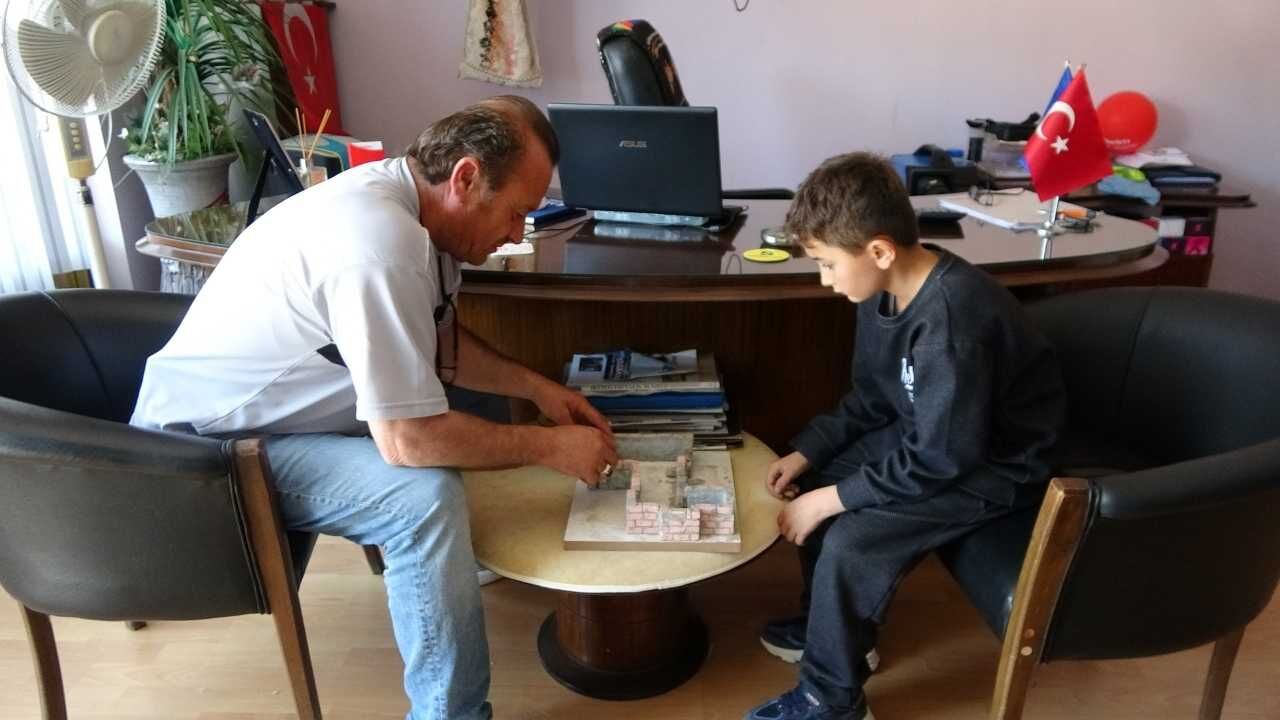 Her Şey Bir Uçak İsteğiyle Başladı Yozgatlı Dede Torununu Mutlu Etmek İsterken Usta Oldu! (2)