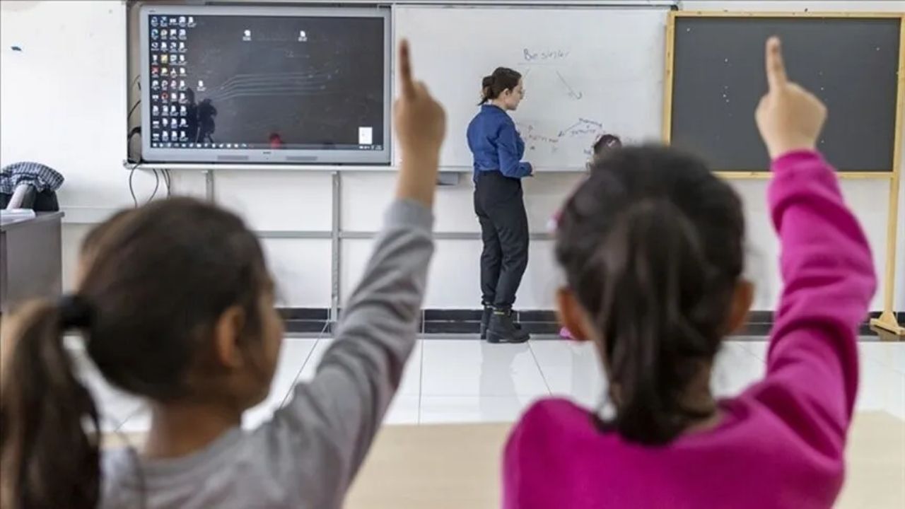 Resmi Gazete'de Yayımlandı! Öğretmen Ve Müdürlerin Ek Ders Saatleri Değişti (1)