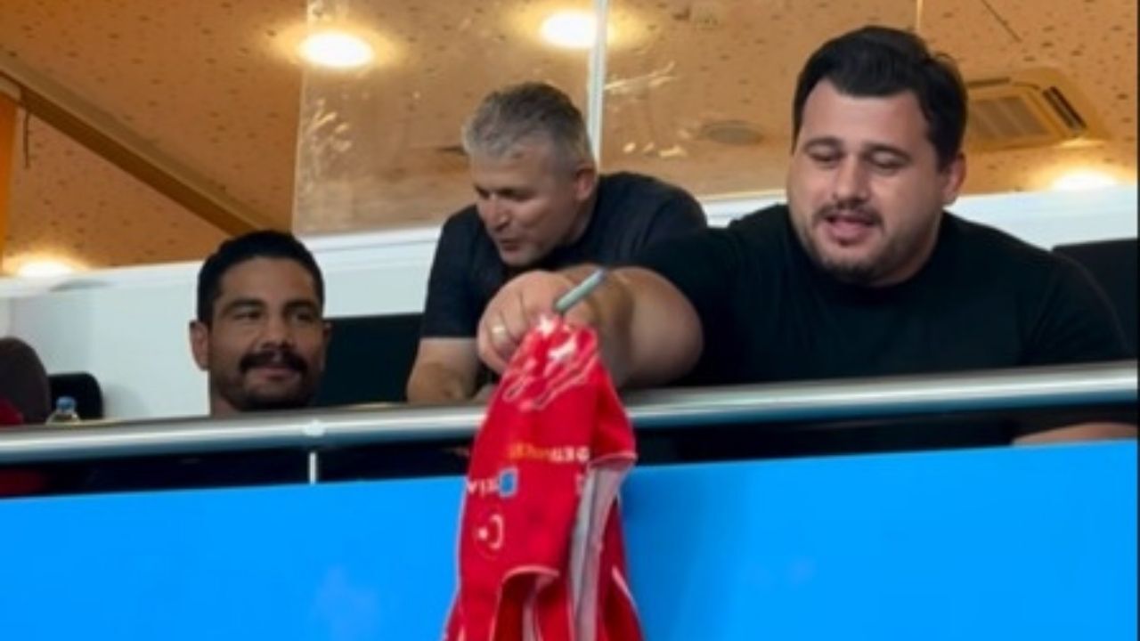 Rıza Kayaalp, Ankara Arena'da Miniklerle Buluştu (1)