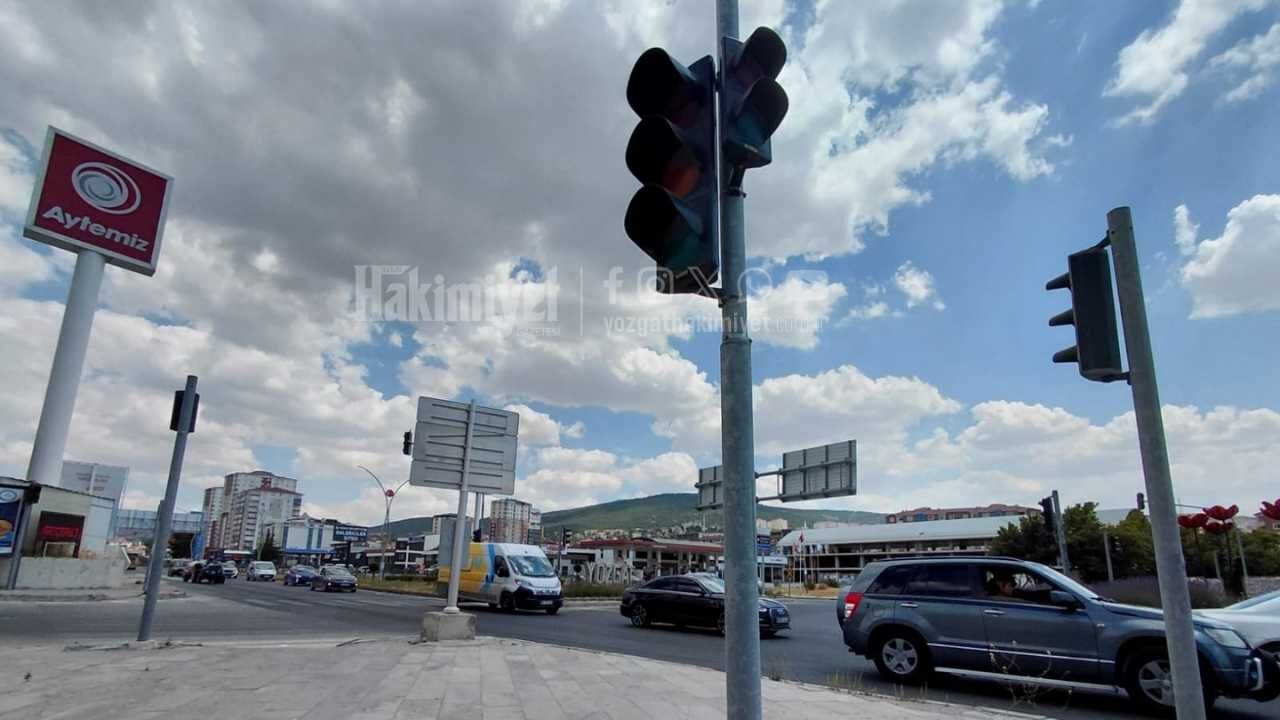 Sanayi Kavşağı’ndaki Acı Olay Unutulmadı! Yozgat’ta Aynı Tehlike Bu Kez Petrol Kavşağında (3)