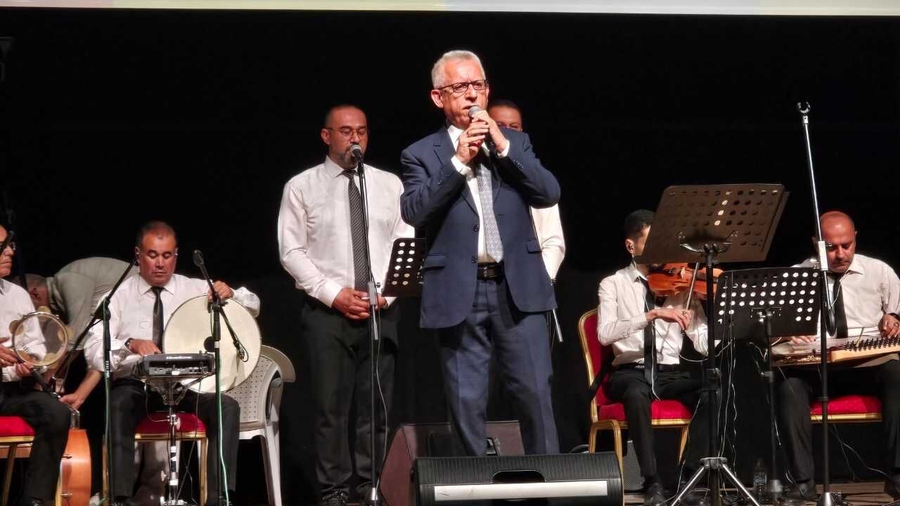 Türkiye’de Bir İlk! Yozgatlı Başkan Hasta Çocuklar Sahneye Çıktı (4)