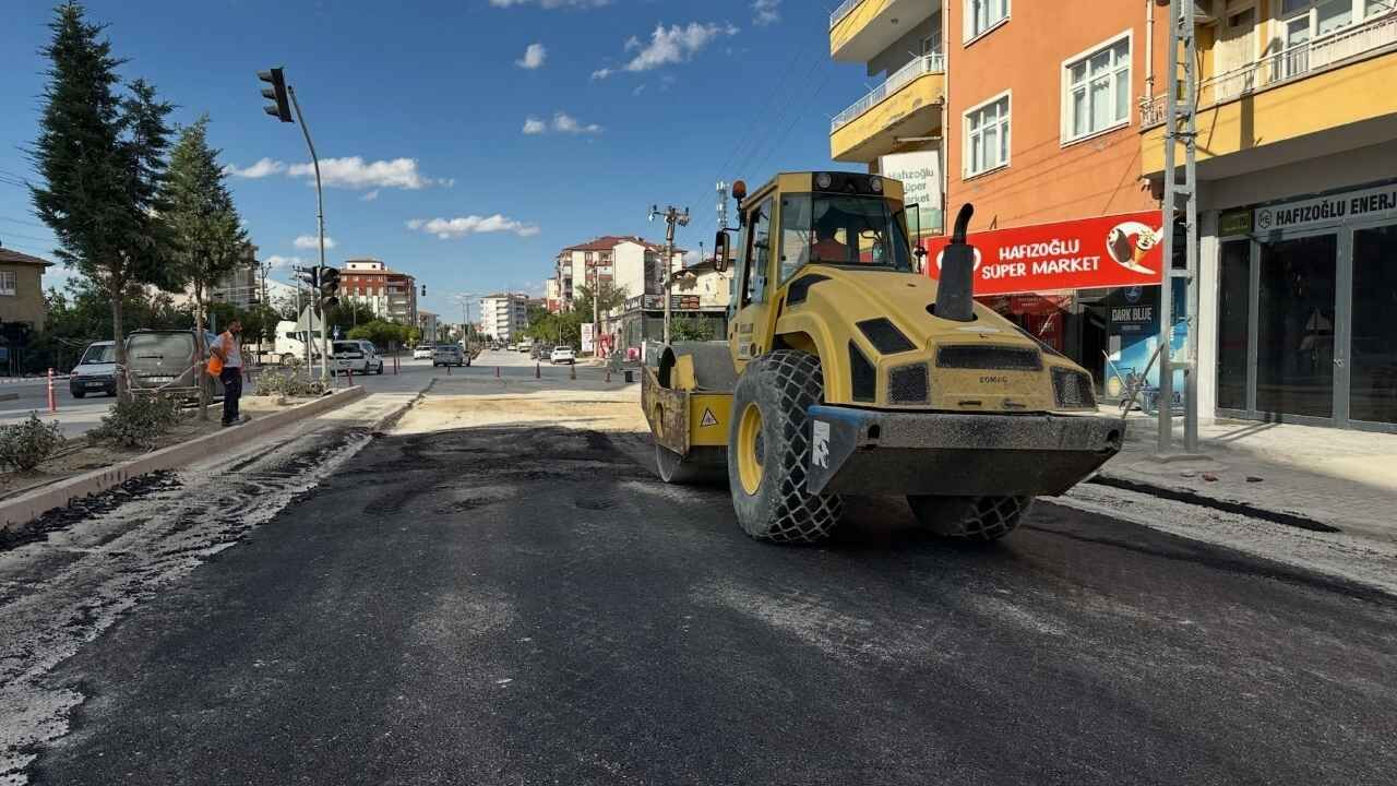 Yerköy'de Asfalt Serimi Tamamlanıyor, Vatandaş Diğer Sorunları Unutmuyor (1)
