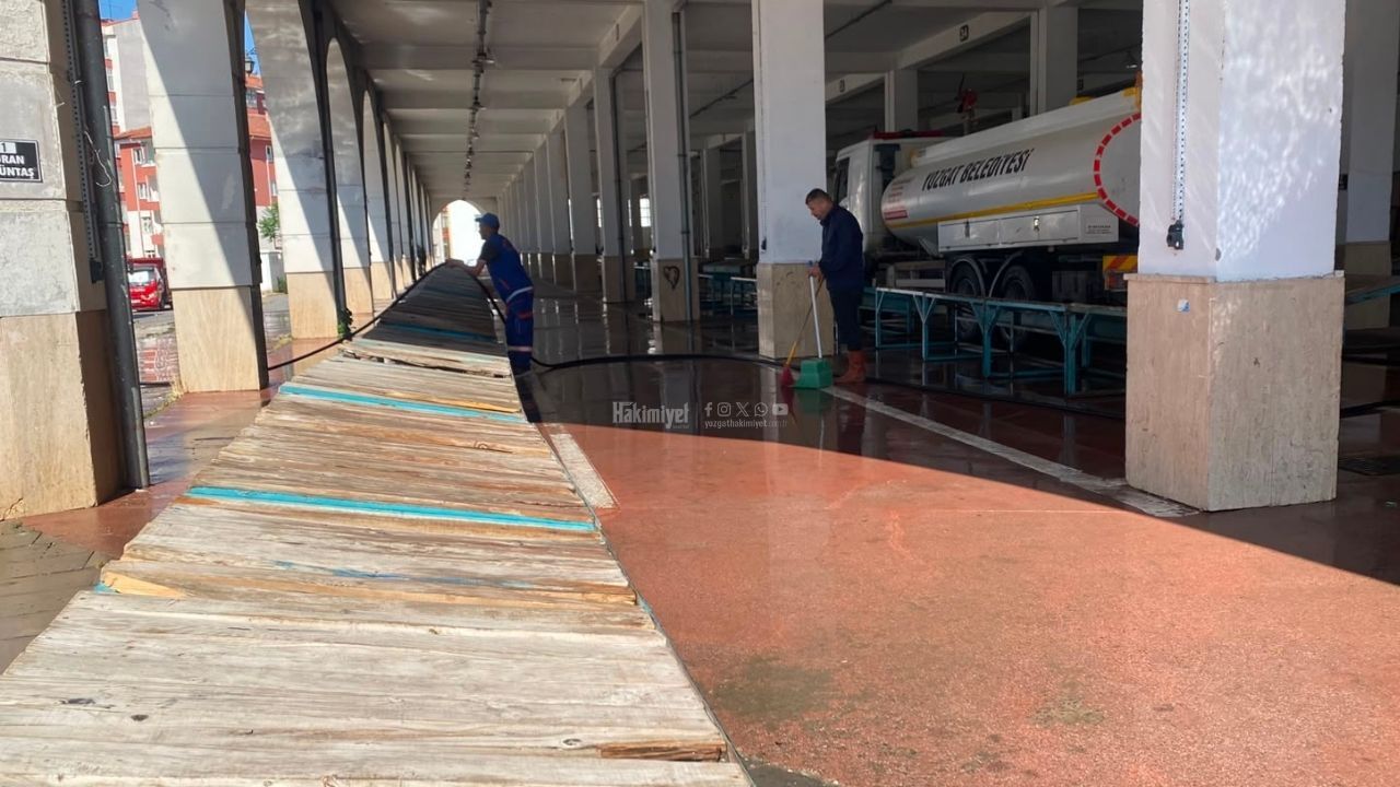 Yozgat Belediyesi Temizlik Çalışmalarına Ara Vermiyor Ekipler Sahada (3)