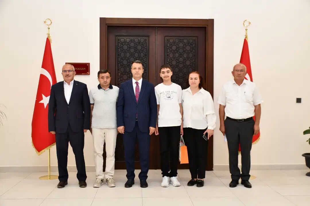 Yozgat'ın Lgs Gururu Ahmet Efe Ermişer, Kaymakam Canpolat'ı Ziyaret Etti1