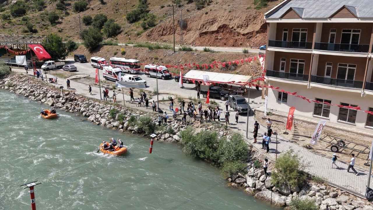 Yozgatlı Sporcular Van'da Türkiye Şampiyonluğu İçin Kürek Çekiyor! (1)