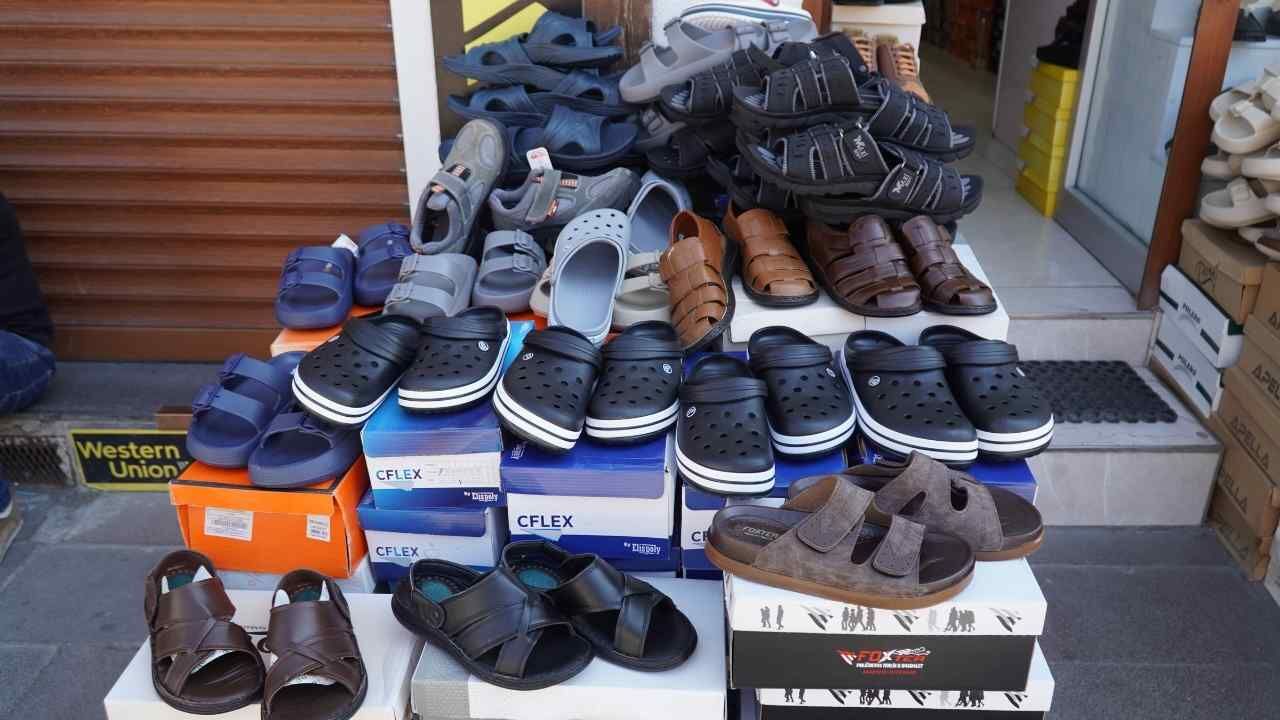 Yozgat'ta Ayakkabı Tercihleri Değişti Bu Yaz Herkes Aynı Ürünü Soruyor (5)