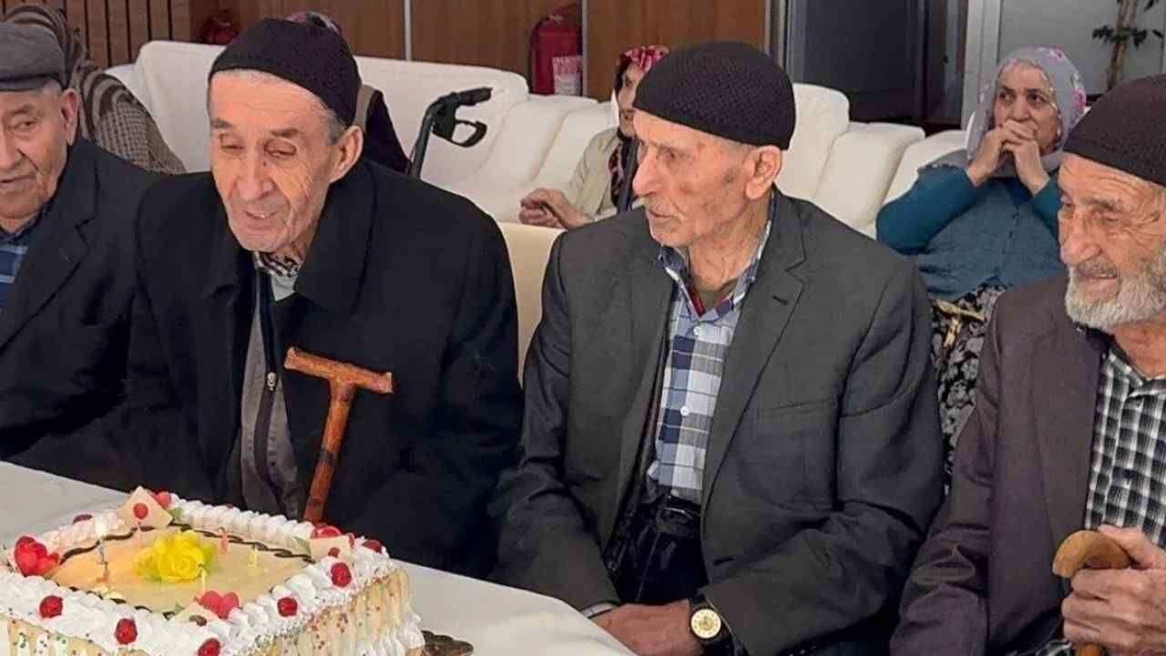 Yozgat'ta Büyüklerine Saygı Geleceğe Taşınıyor (2)-1