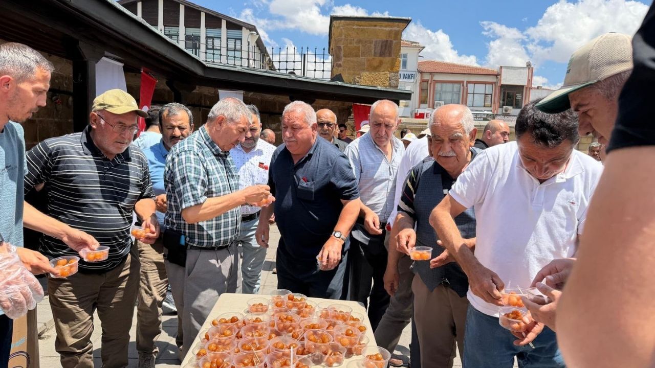Yozgat'ta Çapanoğlu Camii'nde Şehitler İçin Lokma İkramı (1)
