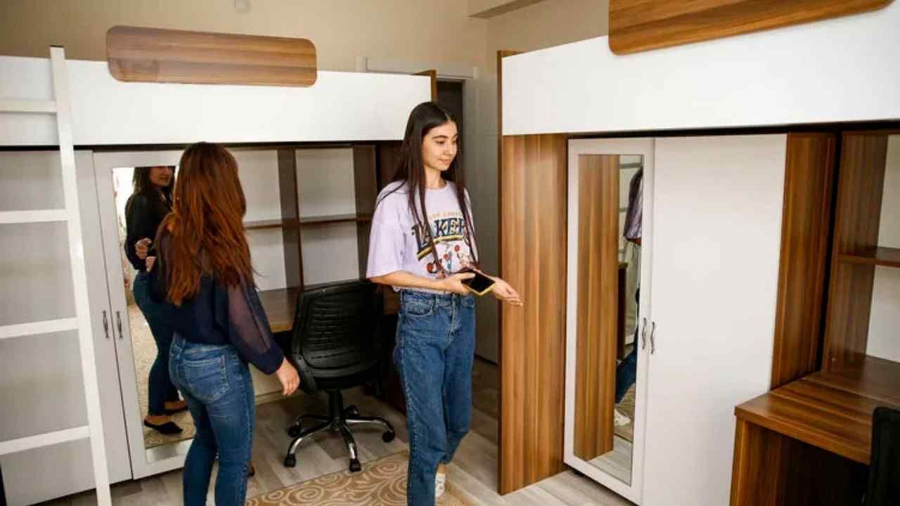 Yozgat'ta Depozito Tartışması Büyüyor, Öğrenciler Ev Sahipleriyle Karşı Karşıya (1)