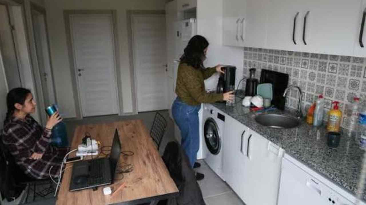 Yozgat'ta Depozito Tartışması Büyüyor, Öğrenciler Ev Sahipleriyle Karşı Karşıya (3)